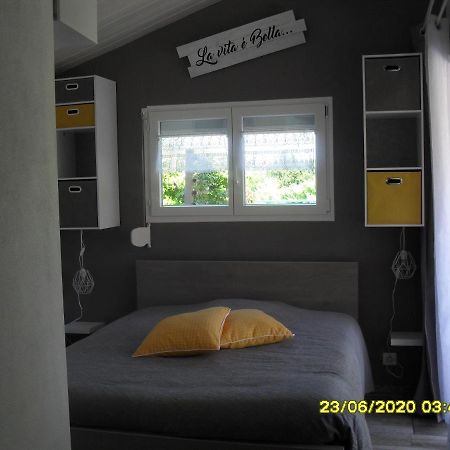 Maisonnette Neuve A La Campagne Urgosse Экстерьер фото